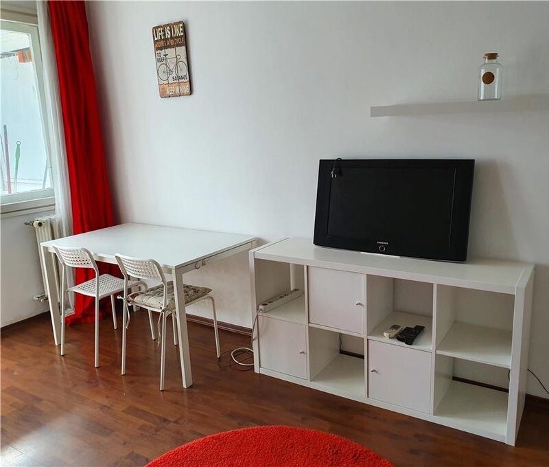 Dristor 2, la metrou, str. Dristorului 97-119, ac, tv