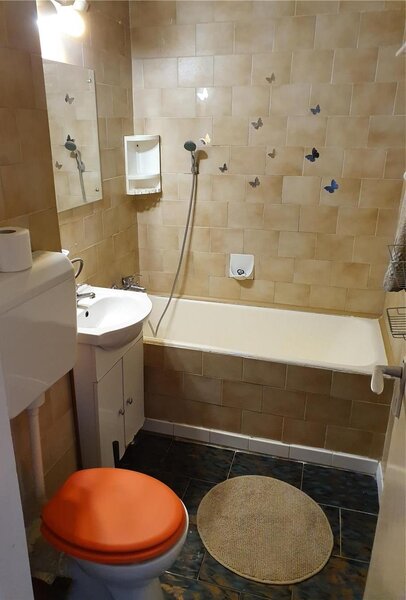 Dristor 2, la metrou, str. Dristorului 97-119, ac, tv